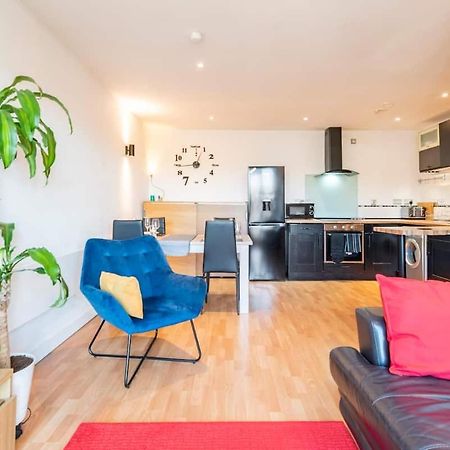 Sheffield City Centre Apartment & Balcony Exterior photo