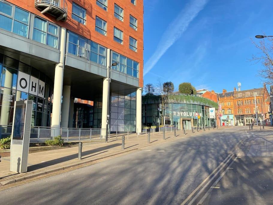Sheffield City Centre Apartment & Balcony Exterior photo